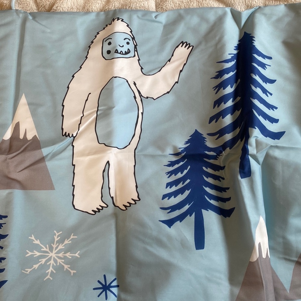 Brand New Yeti Twin Duvet Cover!